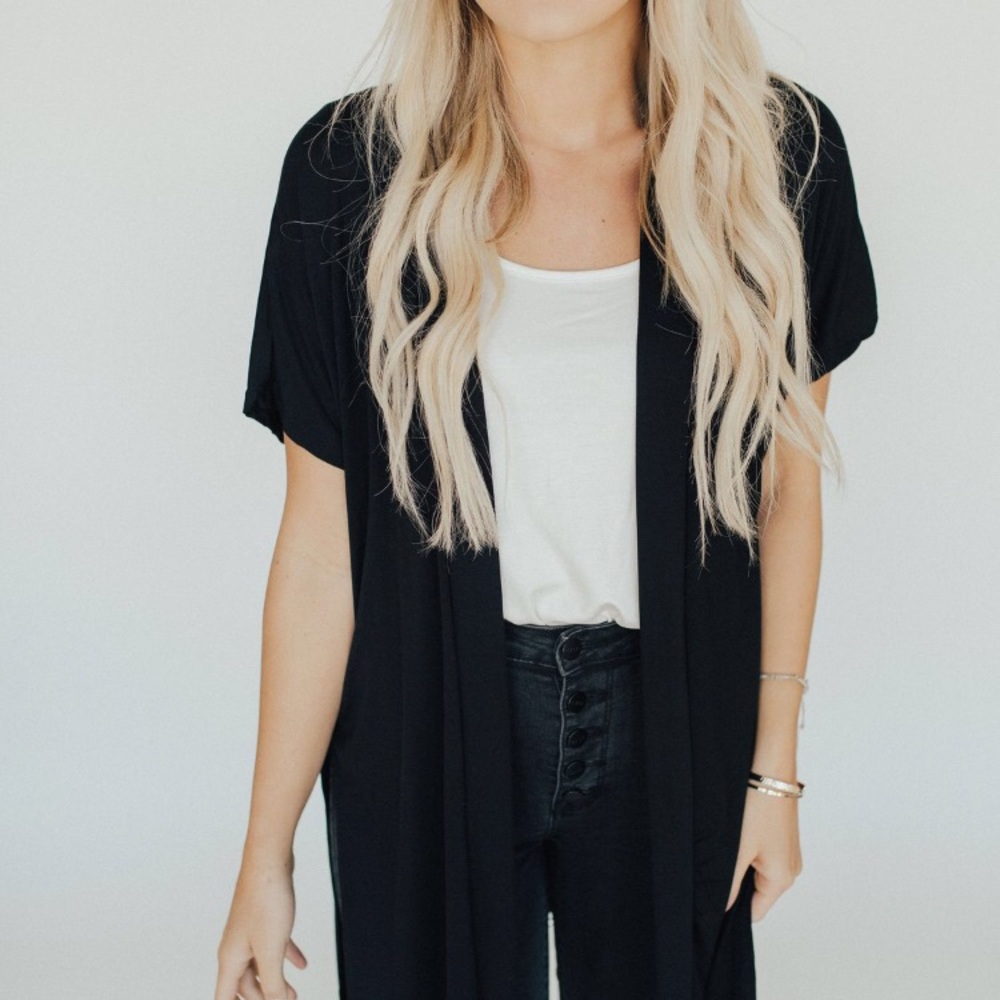 Carly Jean Los Angeles Black Kimono